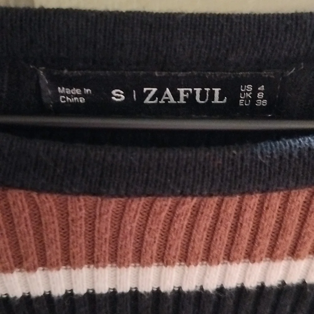 Sweater - Picture 3 of 3